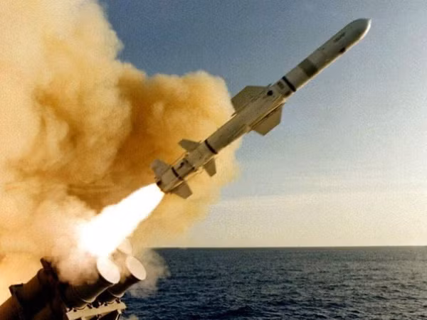 Mỹ chưa muốn dừng lại sau khi nã tên lửa vào Syria ảnh 1