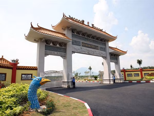 Niềm tin tâm linh mù quáng từ những ngôi mộ tiền tỷ ảnh 2