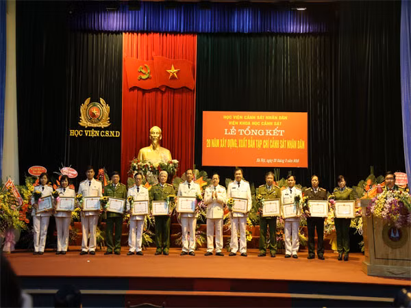 20 năm xuất bản tạp chí Cảnh sát nhân dân ảnh 1