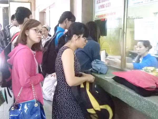 Từ hôm nay, hành khách được tự in vé tàu ảnh 1