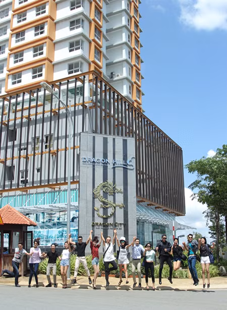 "Đột nhập" ngôi nhà chung của 14 thí sinh Vietnam’s Next Top Model 2015 ảnh 1