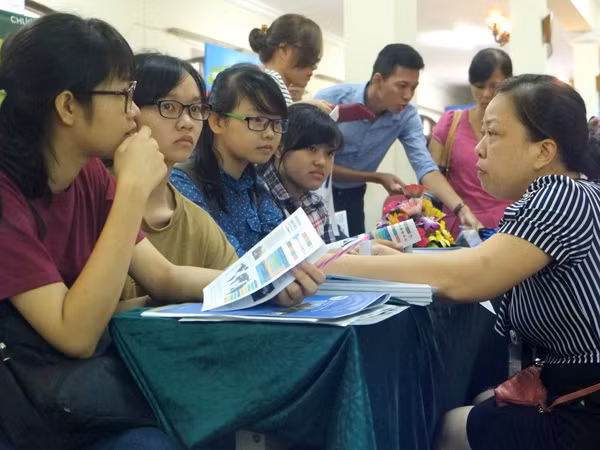 Chưa nhiều thí sinh nộp hồ sơ xét tuyển đại học ảnh 1