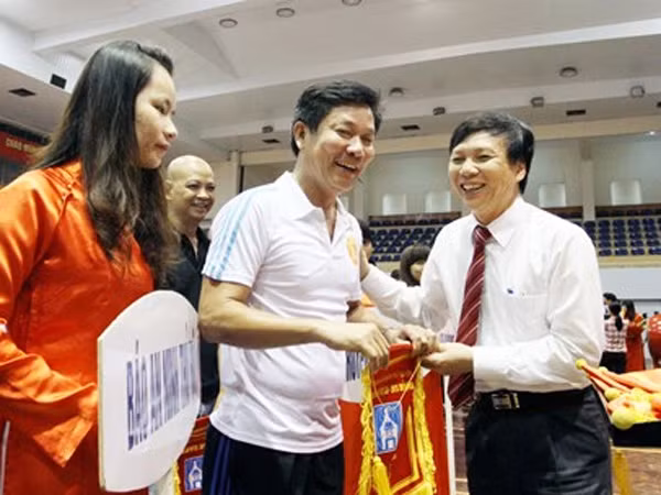 Các nhà báo Hà Nội đã "cháy" hết mình ảnh 1