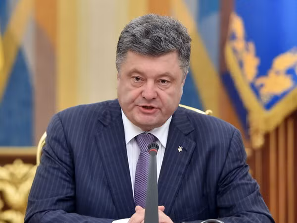 Kiev doạ trừng phạt nếu Nga công nhận bầu cử ở miền đông Ukraine ảnh 1