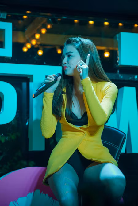 Phớt lờ quy định, Hà Hồ "diện" nội y phản cảm trên sân khấu ảnh 6