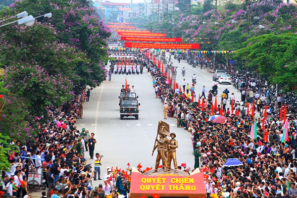Triển lãm ảnh "Dấu ấn" ảnh 1