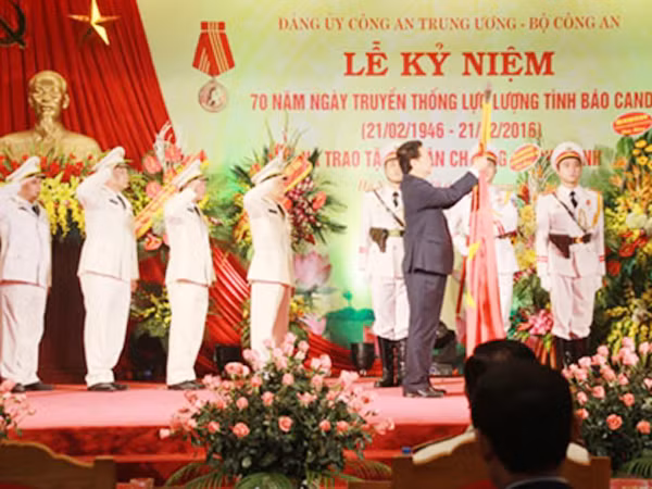 Thủ tướng trao phần thưởng cao quý cho lực lượng Tình báo CAND ảnh 1