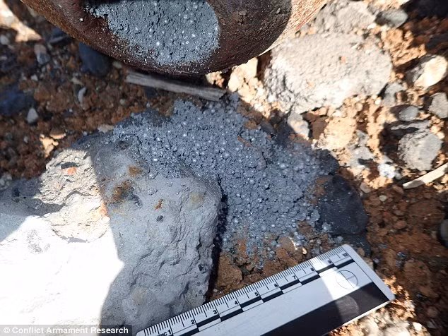 Bất ngờ trước kho vũ khí IS sử dụng trong cuộc chiến ở Kobani ảnh 3