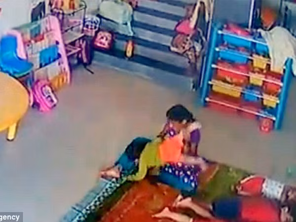 Phẫn nộ xem video cô giáo đánh trẻ tới mức nứt hộp sọ ảnh 2