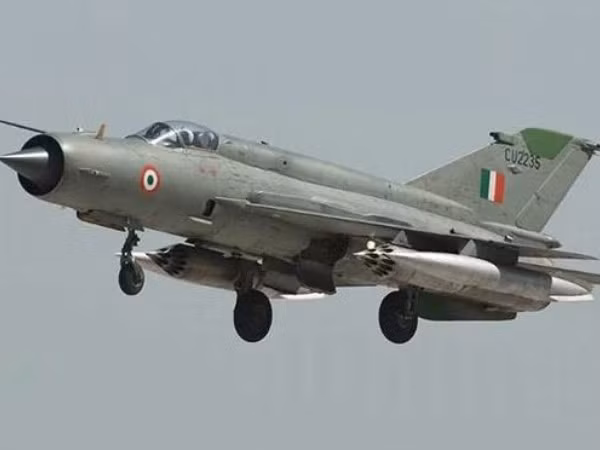 Phi công Ấn Độ lái MiG-21 trong trận không chiến với Pakistan được nghỉ ốm vài tuần ảnh 1