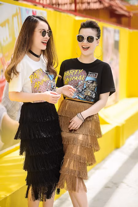 Chị em Yến Trang - Yến Nhi diện thời trang cá tính dạo phố ảnh 6 Chị em Yến Trang - Yến Nhi diện thời trang cá tính dạo phố ảnh 6