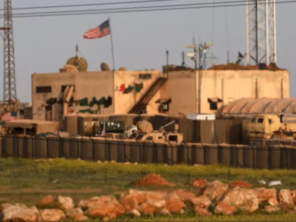 Mỹ bắt đầu xây dựng căn cứ không quân mới ở miền Bắc Syria ảnh 1