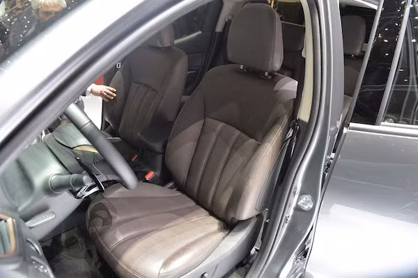 Xe bán tải Fiat Fullback: Thiết kế thể thao, bắt mắt ảnh 5