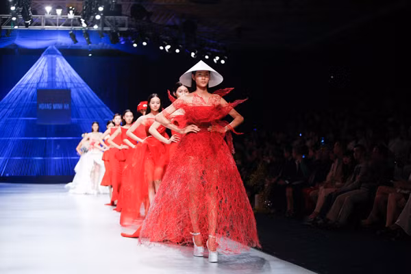 Khởi động Tuần lễ thời trang quốc tế tại Việt Nam 2015 ảnh 8
