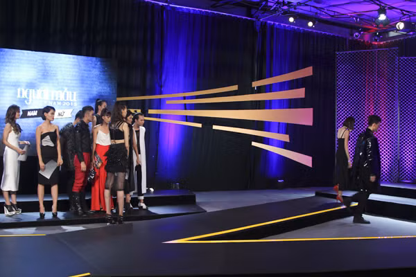 Vietnam’s Next Top Model 2015 sốc với màn loại kép ảnh 2