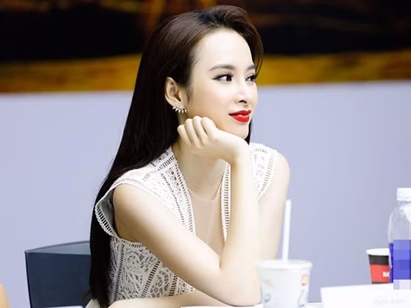 Đi tuyển bạn diễn, Angela Phương Trinh diện đồ gợi cảm khoe vòng 1 ảnh 3