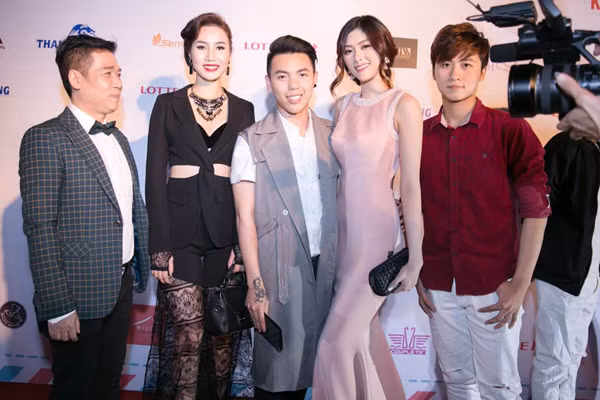 Huỳnh Tiên tình tứ cùng ngôi sao Thái Lan trong buổi ra mắt phim "Valentine Trắng" ảnh 8