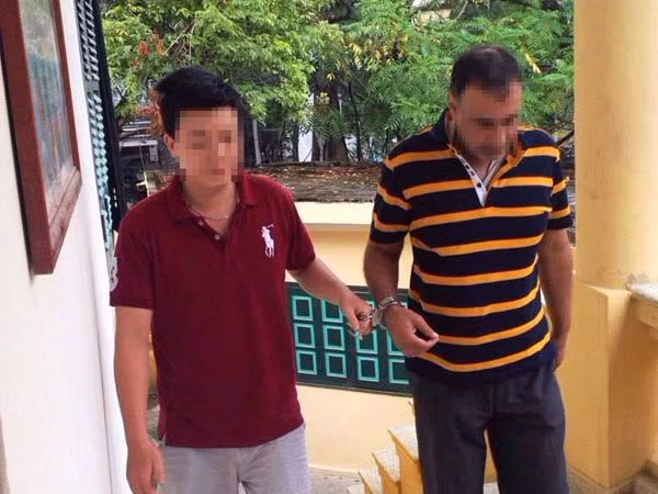 Tưởng được người nước ngoài tặng quà, hóa bị lừa ảnh 1