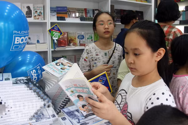 Những điều thú vị không thể bỏ qua ở phố sách Hà Nội ảnh 12 Những điều thú vị không thể bỏ qua ở phố sách Hà Nội ảnh 12