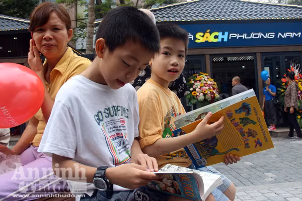 Những điều thú vị không thể bỏ qua ở phố sách Hà Nội ảnh 10 Những điều thú vị không thể bỏ qua ở phố sách Hà Nội ảnh 10