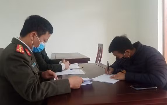 Tung tin Covid-19 về huyện, nam thanh niên bị xử phạt ảnh 1