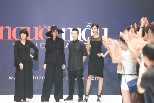 Thanh Hằng diện nguyên “cây” hàng hiệu chấm thi Next Top Model tại Hà Nội ảnh 2