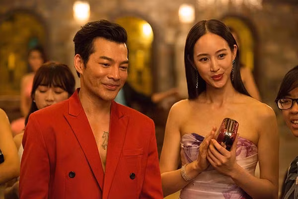 Dàn sao vui chơi quá đà trong bữa tiệc xa hoa của "đại gia" Trần Bảo Sơn ảnh 4