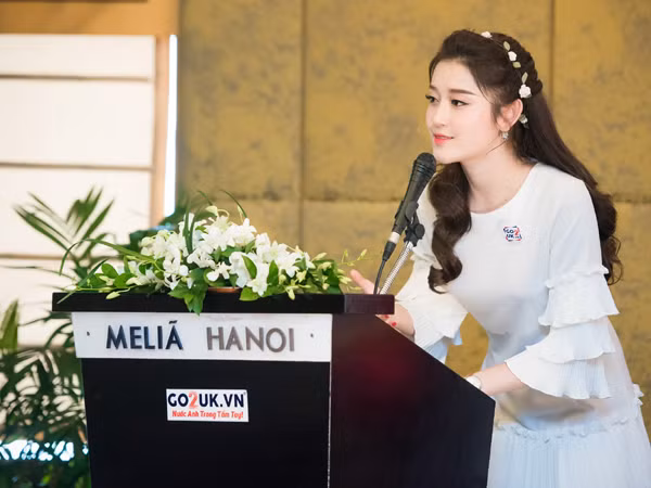Á hậu Huyền My chia sẻ kỷ niệm du học tại Anh quốc ảnh 5
