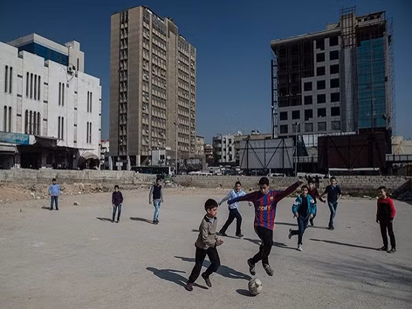 Syria: Cuộc sống yên bình hiếm có ở Damascus ảnh 10