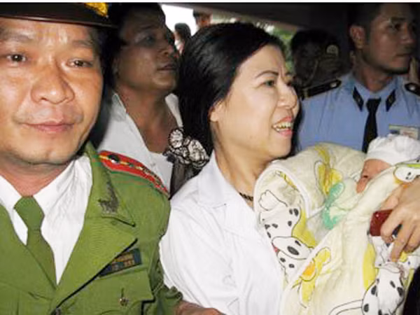 Chương trình giao lưu nghệ thuật "Những bước chân lặng lẽ": Món quà tặng lực lượng CAND Việt Nam ảnh 2