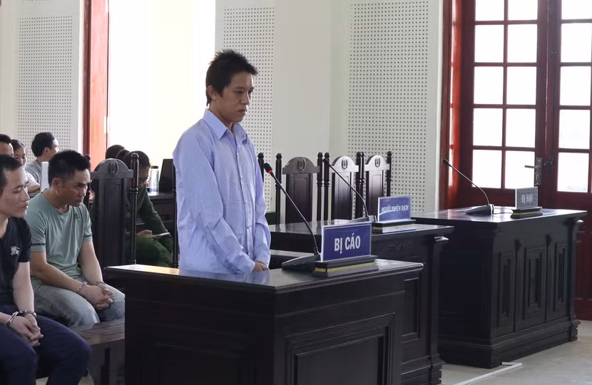 Bán hộ ma túy để "ăn" chênh lệch, 9X lĩnh án chung thân ảnh 1