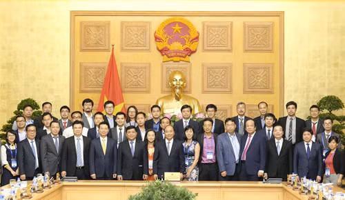 Quy tụ người tài đức dốc lòng vì đất nước ảnh 2