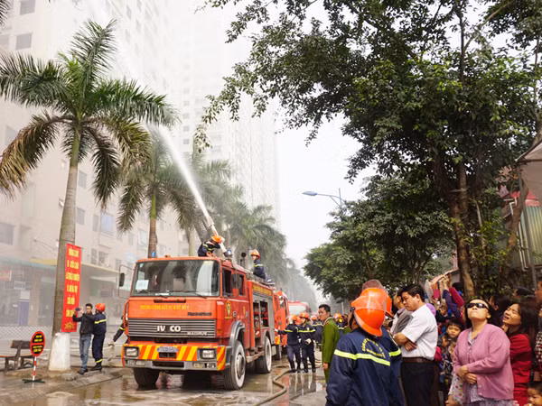 Diễn tập chữa cháy, cứu nạn tại chung cư 32 tầng ảnh 2