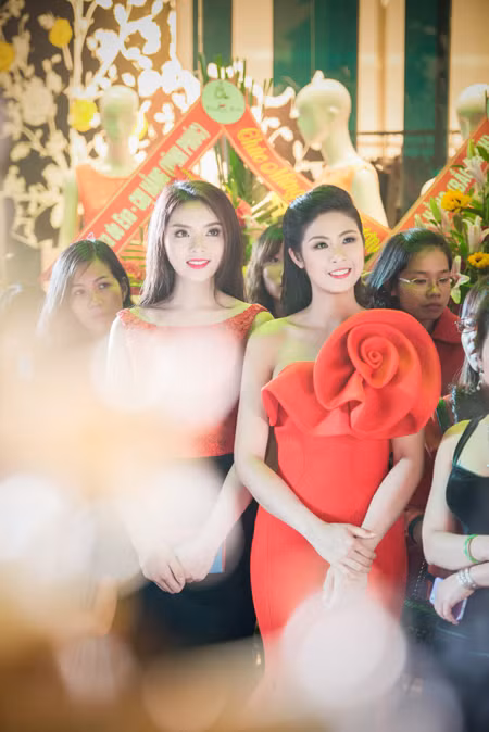 Hoa hậu Kỳ Duyên “lu mờ” trước đàn chị Ngọc Hân ảnh 7