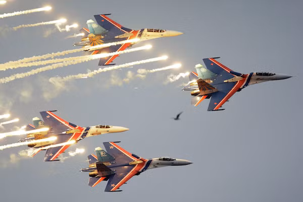 Nga huy động cả 5 đội bay biểu diễn tới triển lãm MAKS-2015 ảnh 2