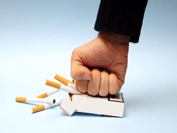 Bỏ thuốc lá giúp kéo dài sự sống cho bệnh nhân ung thư phổi ảnh 1