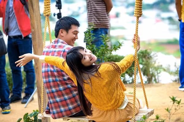 Đinh Hương làm "kẻ thứ ba" chen ngang mối tình của Nhã Phương ảnh 1 Đinh Hương làm "kẻ thứ ba" chen ngang mối tình của Nhã Phương ảnh 1