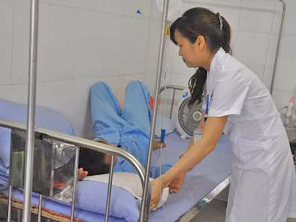 Nữ bác sĩ ở nơi... ai cũng sợ ảnh 1