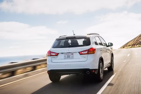 Mitsubishi Outlander Sport 2016: Nhiều nâng cấp, giá không đổi ảnh 4