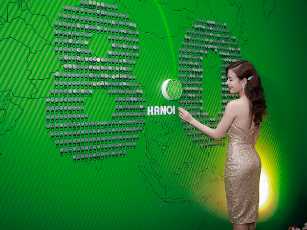 "Nóng" với bộ váy te tua của Hoàng Thuỳ Linh trên sân khấu ảnh 2