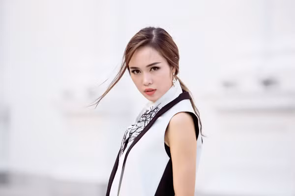 Bị Xuân Lê "quây kín", Vũ Ngọc Anh vẫn đẹp nổi bật ảnh 7