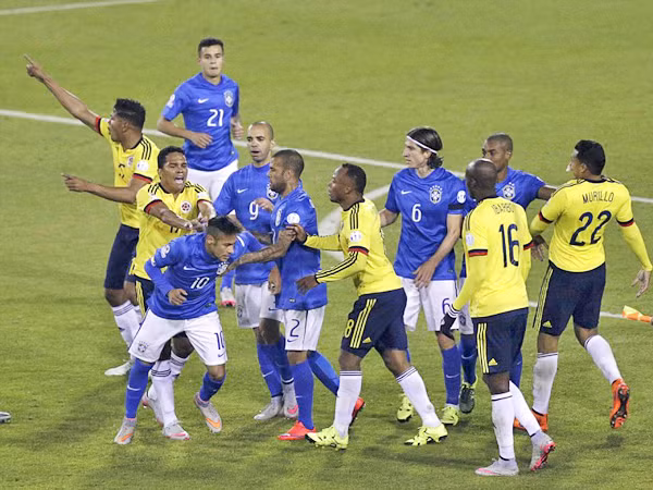 Nhận thẻ đỏ vô duyên, Neymar bao giờ mới lớn? ảnh 1