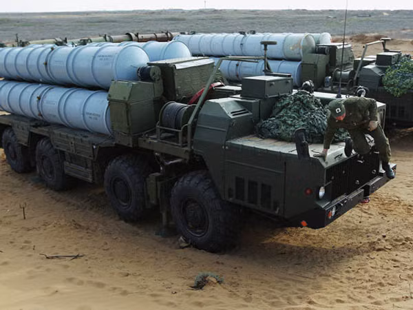 Iran vô cùng “phấn khích” khi Nga gỡ bỏ lệnh cấm bán S-300 ảnh 1