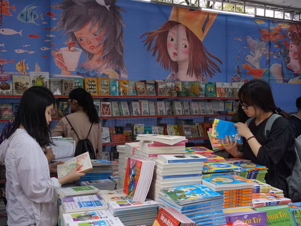 Hội sách không chỉ là nơi bán sách ảnh 1