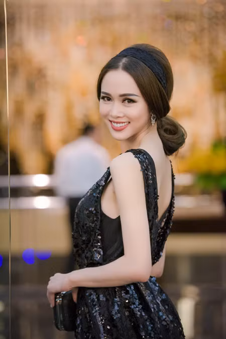 "Đứng hình" trước vẻ quyến rũ đầy ma mị của Vũ Ngọc Anh ảnh 3
