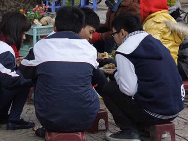 Nhà trường không chỉ dạy học, mà còn cần dạy sống ảnh 1