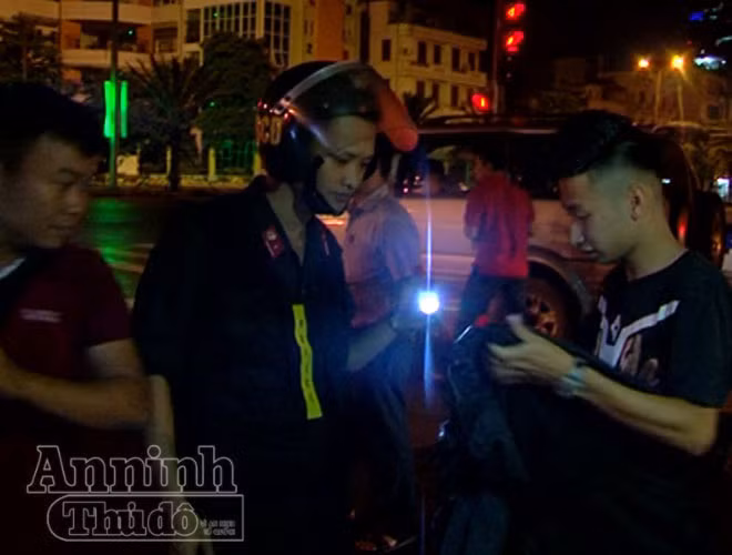 Đêm đầu tiên thực hiện Mệnh lệnh 01 của Giám đốc CATP Hà Nội: Tiền đề cho thế trận phòng ngừa bền vững ảnh 3