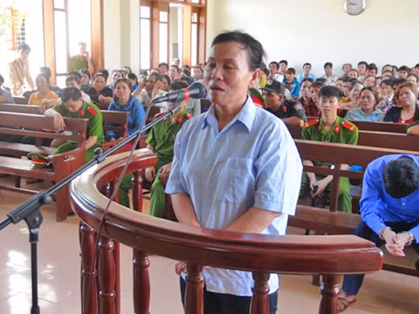18 năm tù vì lừa trên 200 người dân ảnh 1