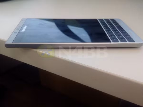 BlackBerry Oslo rò rỉ thiết kế ấn tượng ảnh 7 BlackBerry Oslo rò rỉ thiết kế ấn tượng ảnh 7