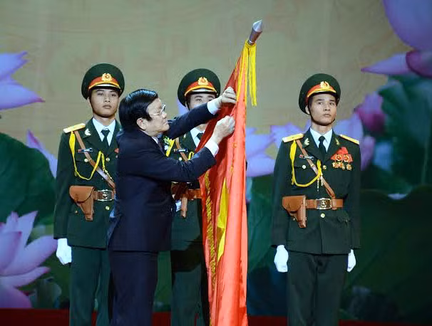 Chủ tịch nước trao tặng danh hiệu Anh hùng Lao động cho Ngân hàng Quân đội (MB) ảnh 1